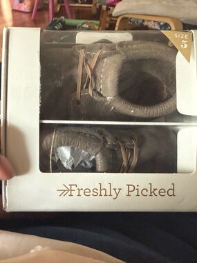 Freshly Picked Oxford Baby Leather Moccasins in Taupe Brown
